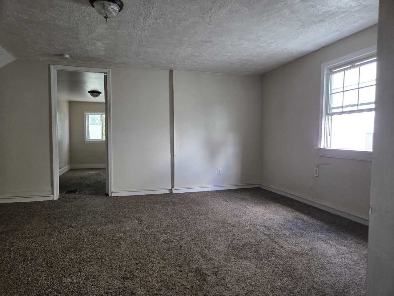 13835 Barclay St - Photo 4 of 17