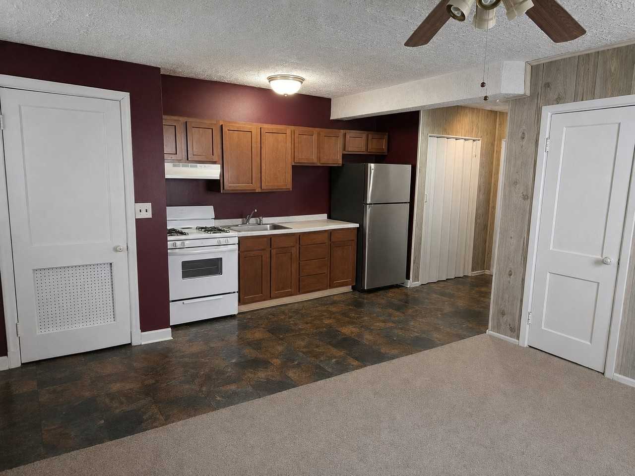 4212 Clay St Ne - Photo 5 of 20