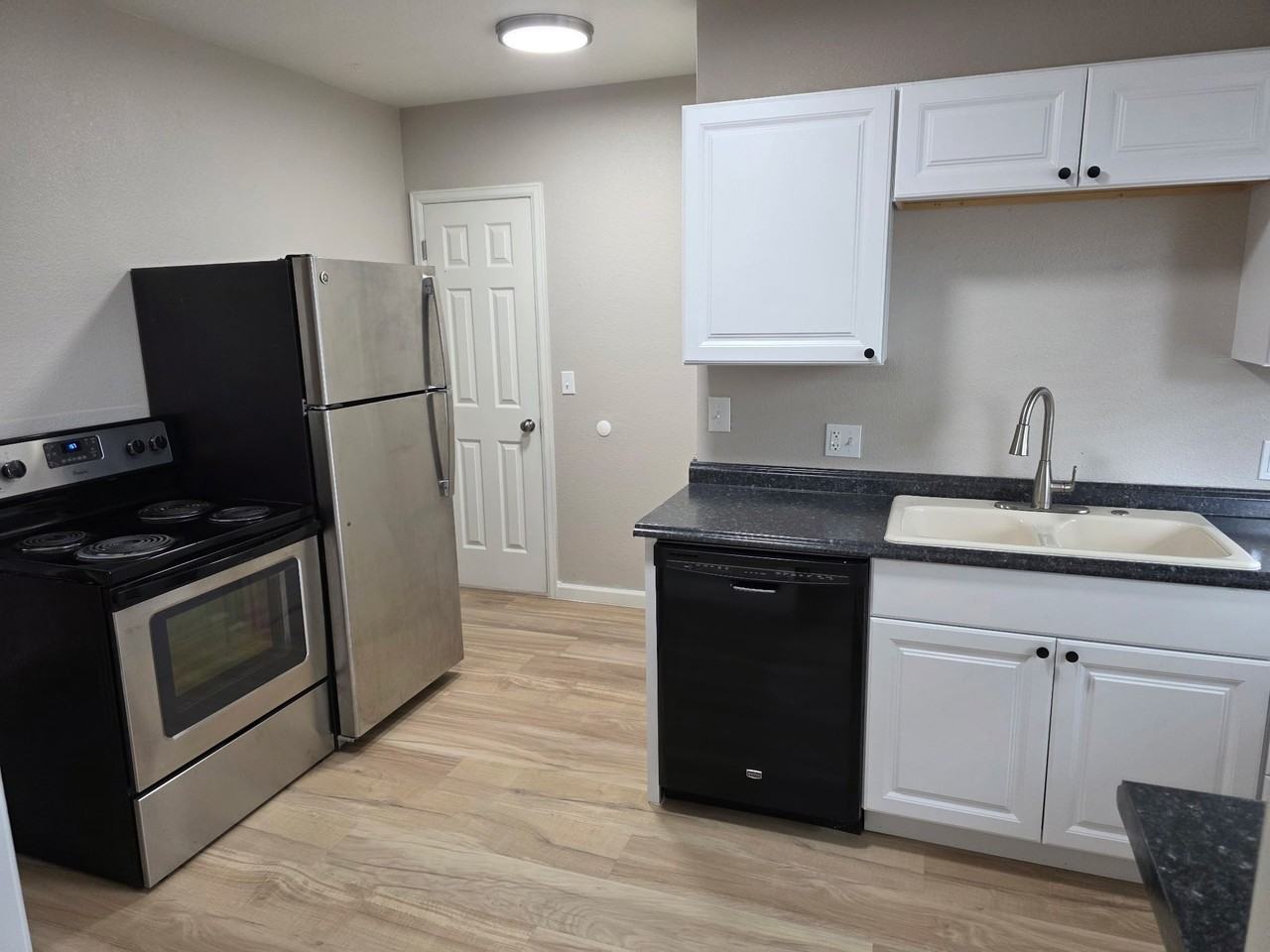 7405 Ralston Rd - Photo 4 of 12