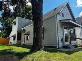 featured image of 1120 Ekin Ave