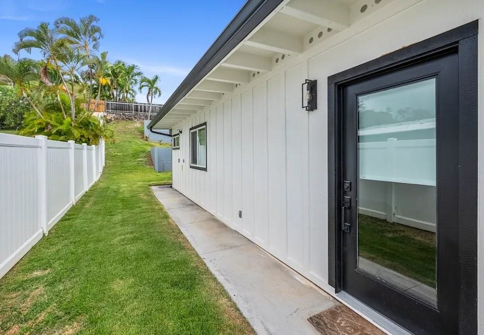 527 Iliaina St - Photo 6 of 7