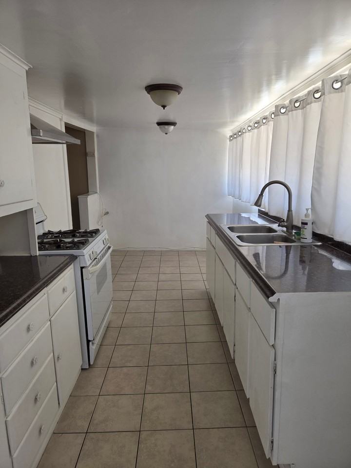 1308 W Fern Dr - Photo 5 of 12