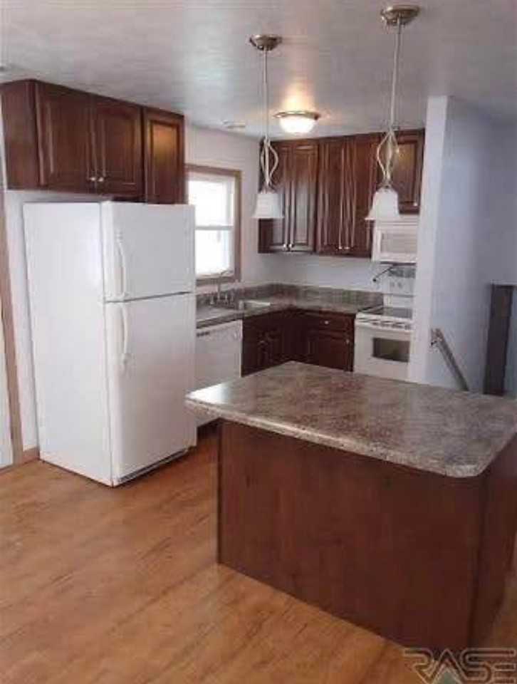 1317 S Gary Dr - Photo 3 of 10