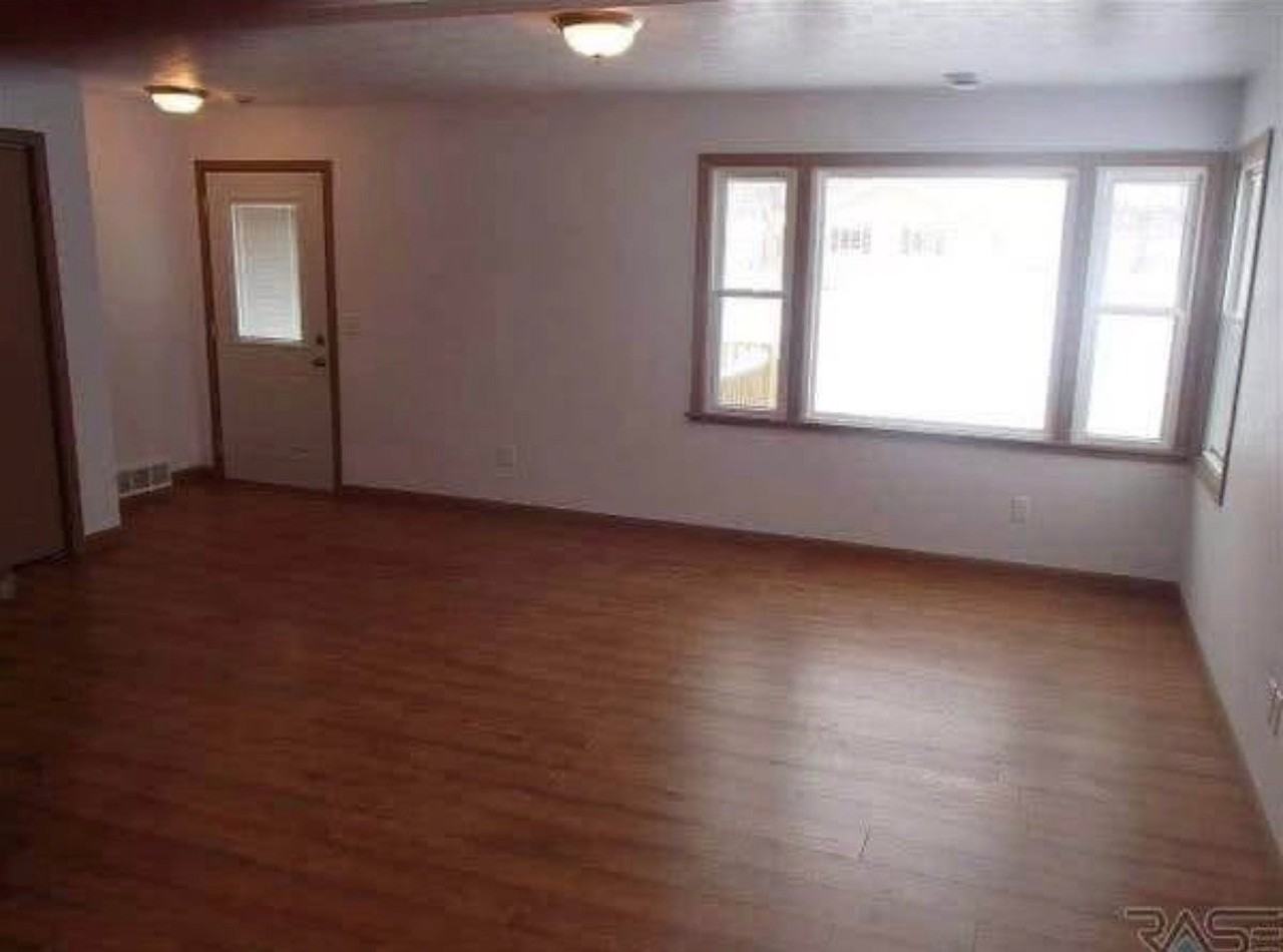 1317 S Gary Dr - Photo 4 of 10