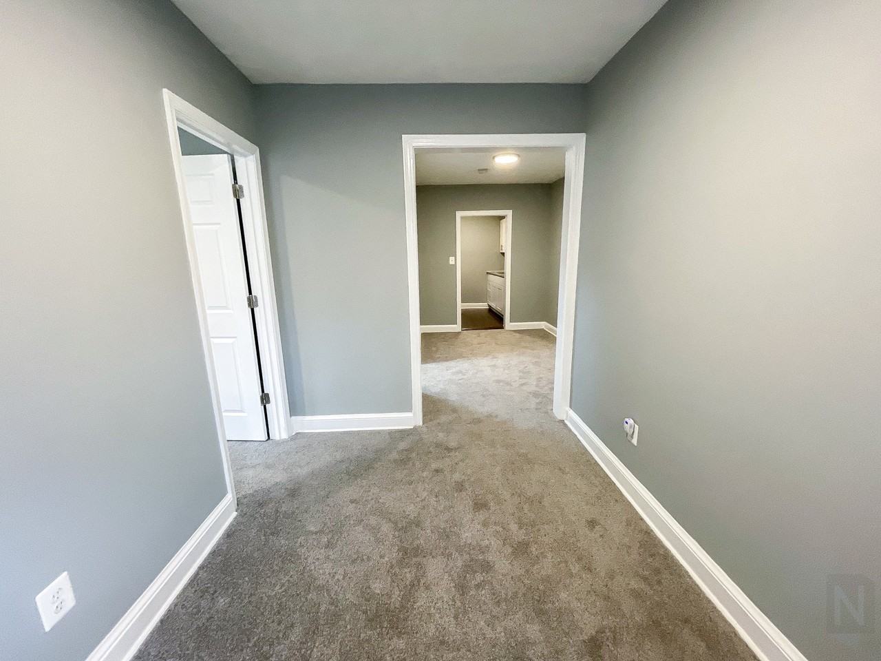 816 Taylor St Ne - Photo 5 of 9