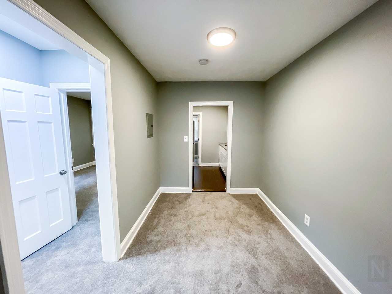 816 Taylor St Ne - Photo 7 of 9