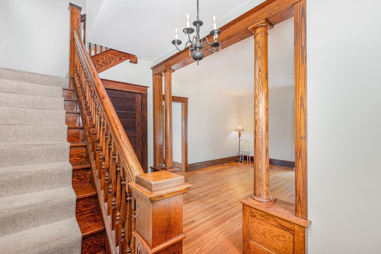 601 E Gambier St - Photo 3 of 20