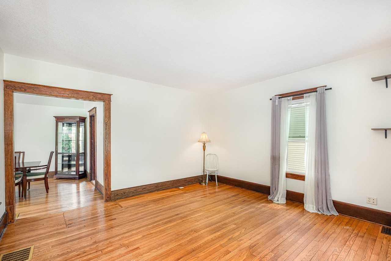 601 E Gambier St - Photo 5 of 20