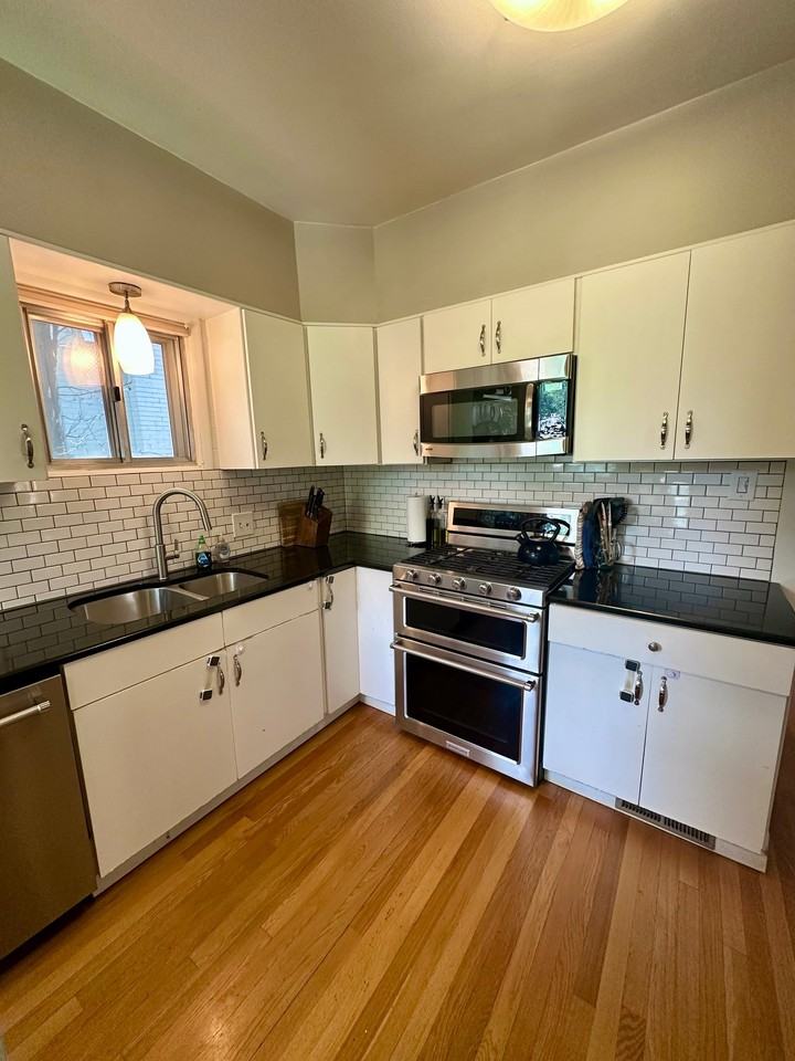 750 Monroe St - Photo 4 of 11