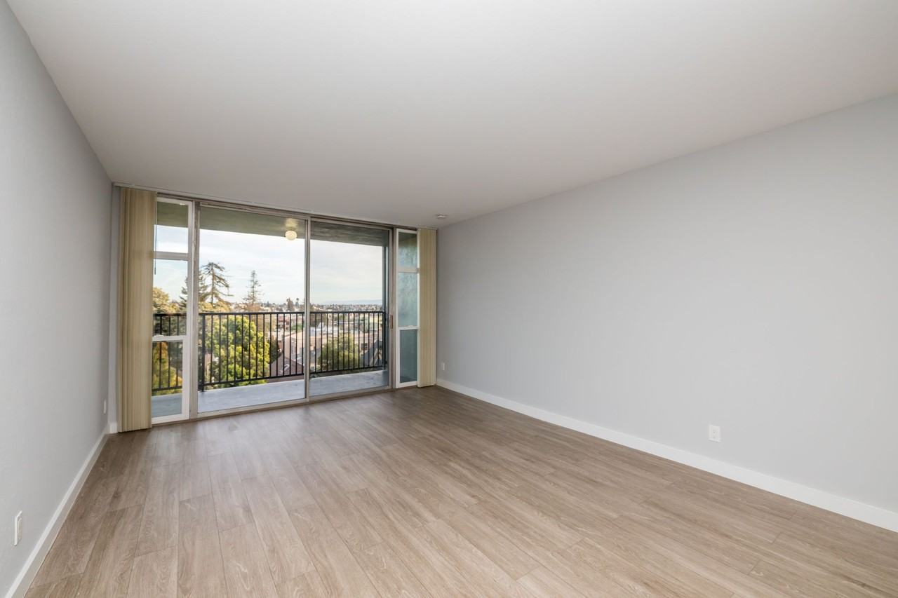 350 Vernon - Photo 7 of 17