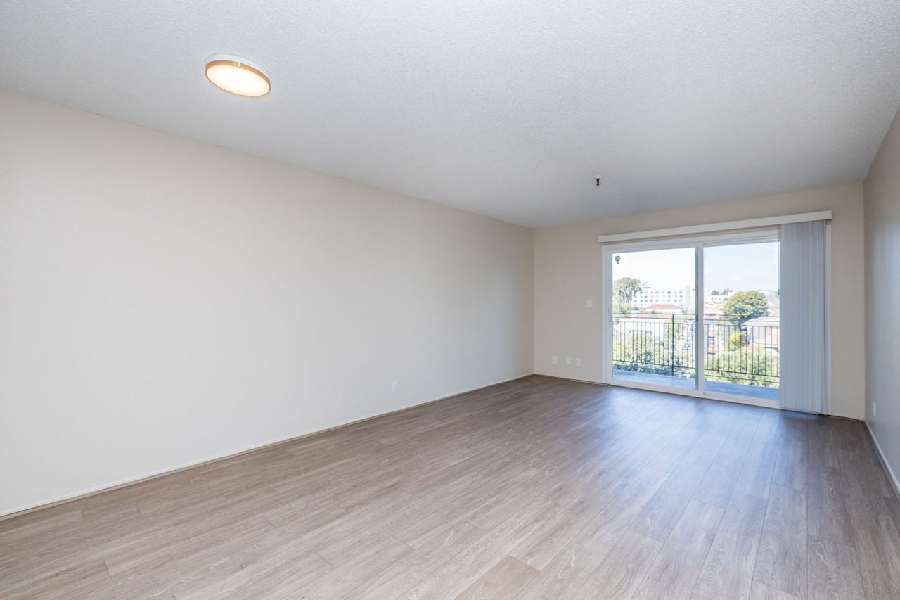 257 Vernon - Photo 7 of 21