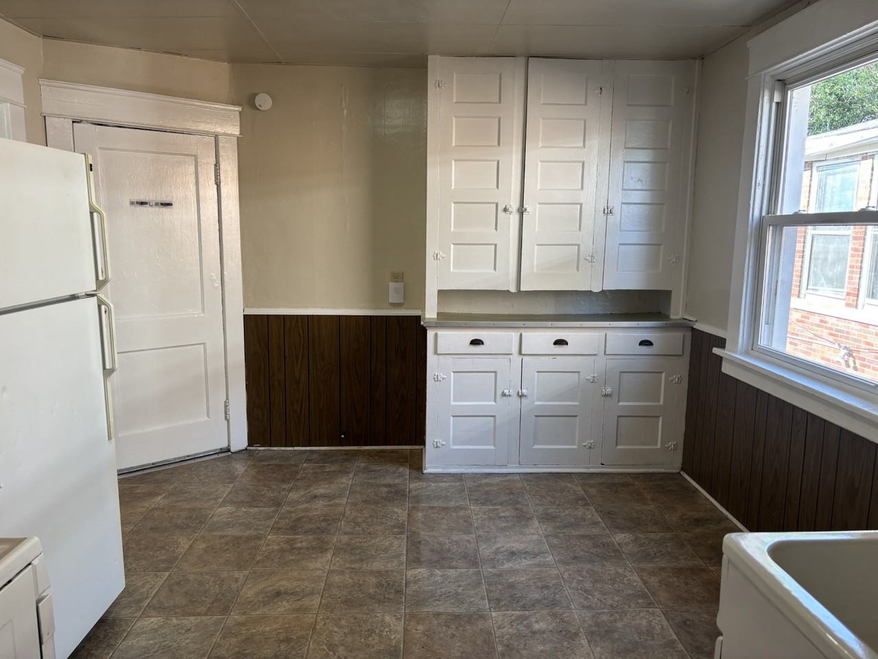 545 East 22nd Street #2nd floor - Photo 5 of 9