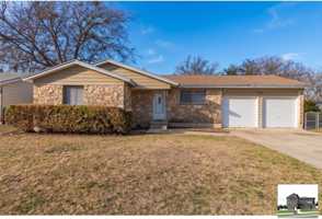 featured image of 2609 Live Oak Dr