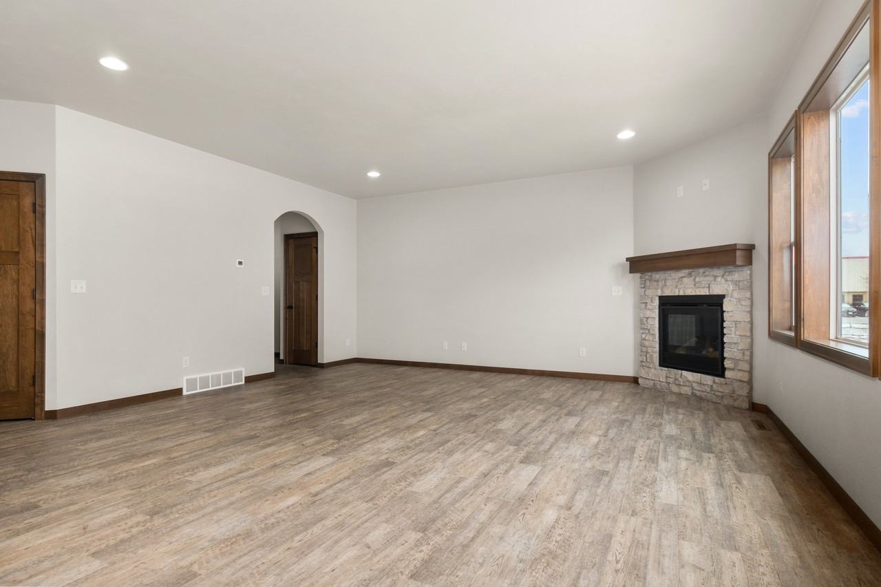N1113 Craftsmen Ct #1113 - Photo 6 of 19