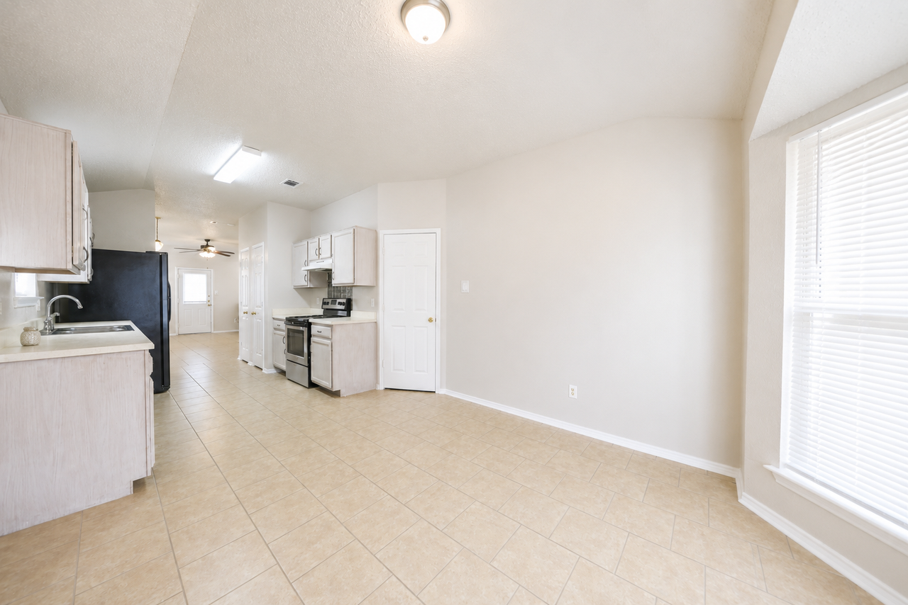 2203 Garrett Dr #NA - Photo 5 of 22