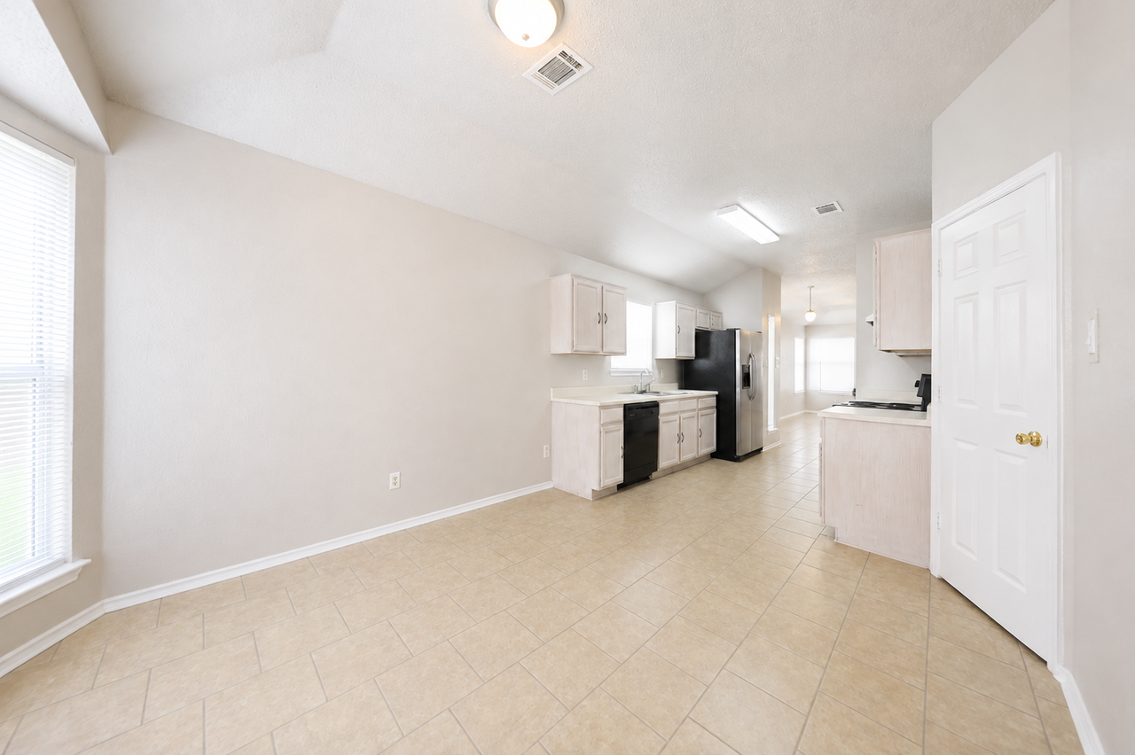 2203 Garrett Dr #NA - Photo 6 of 22