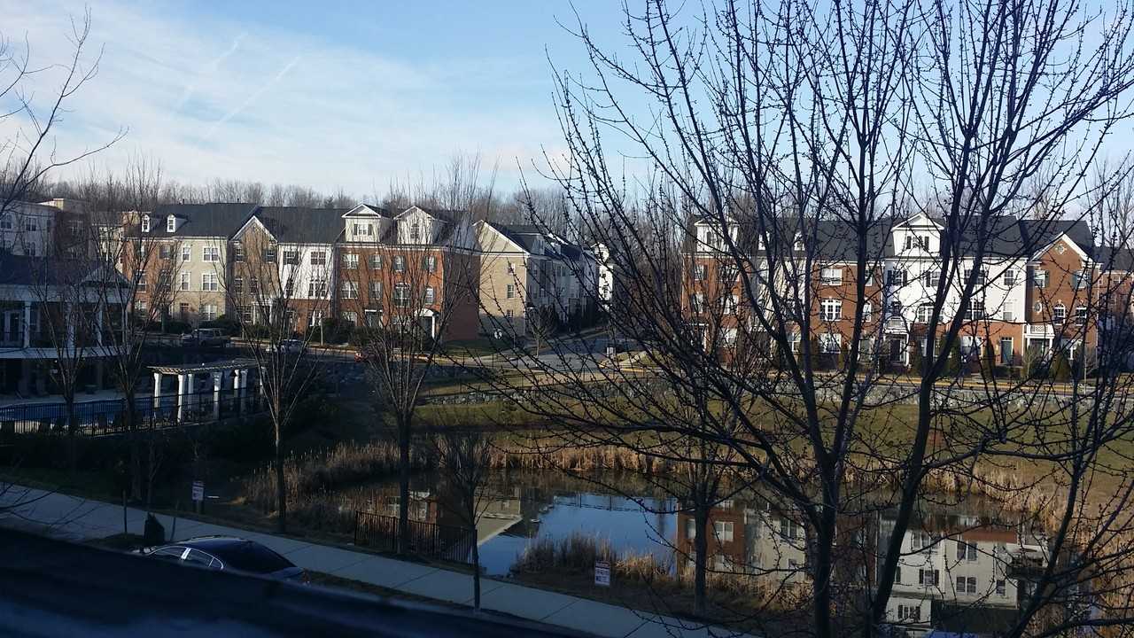 521 Spectator Ave - Photo 4 of 14
