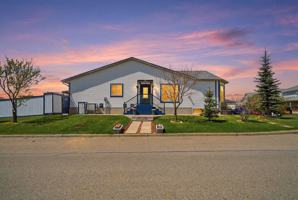 featured image of 55 Ross Pl