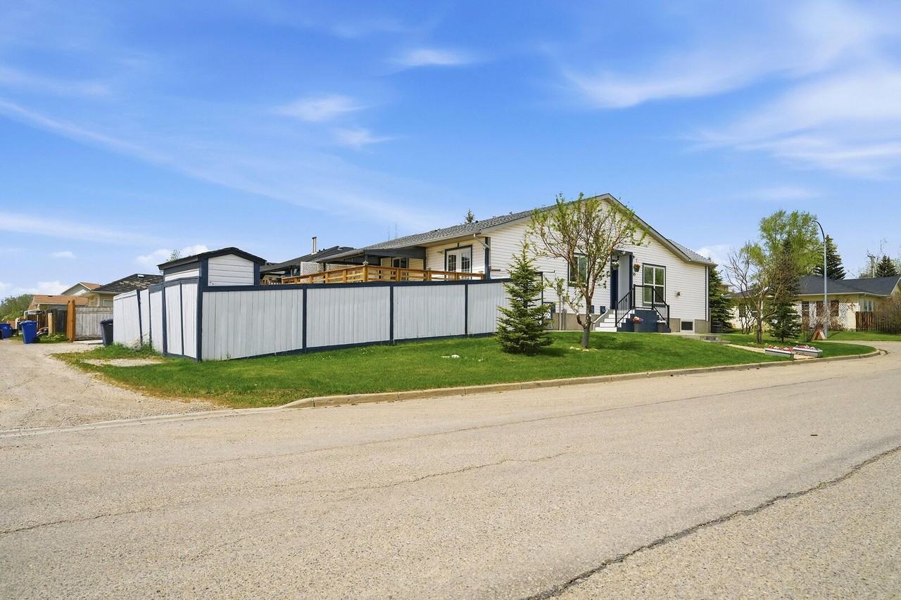 55 Ross Pl - Photo 3 of 17