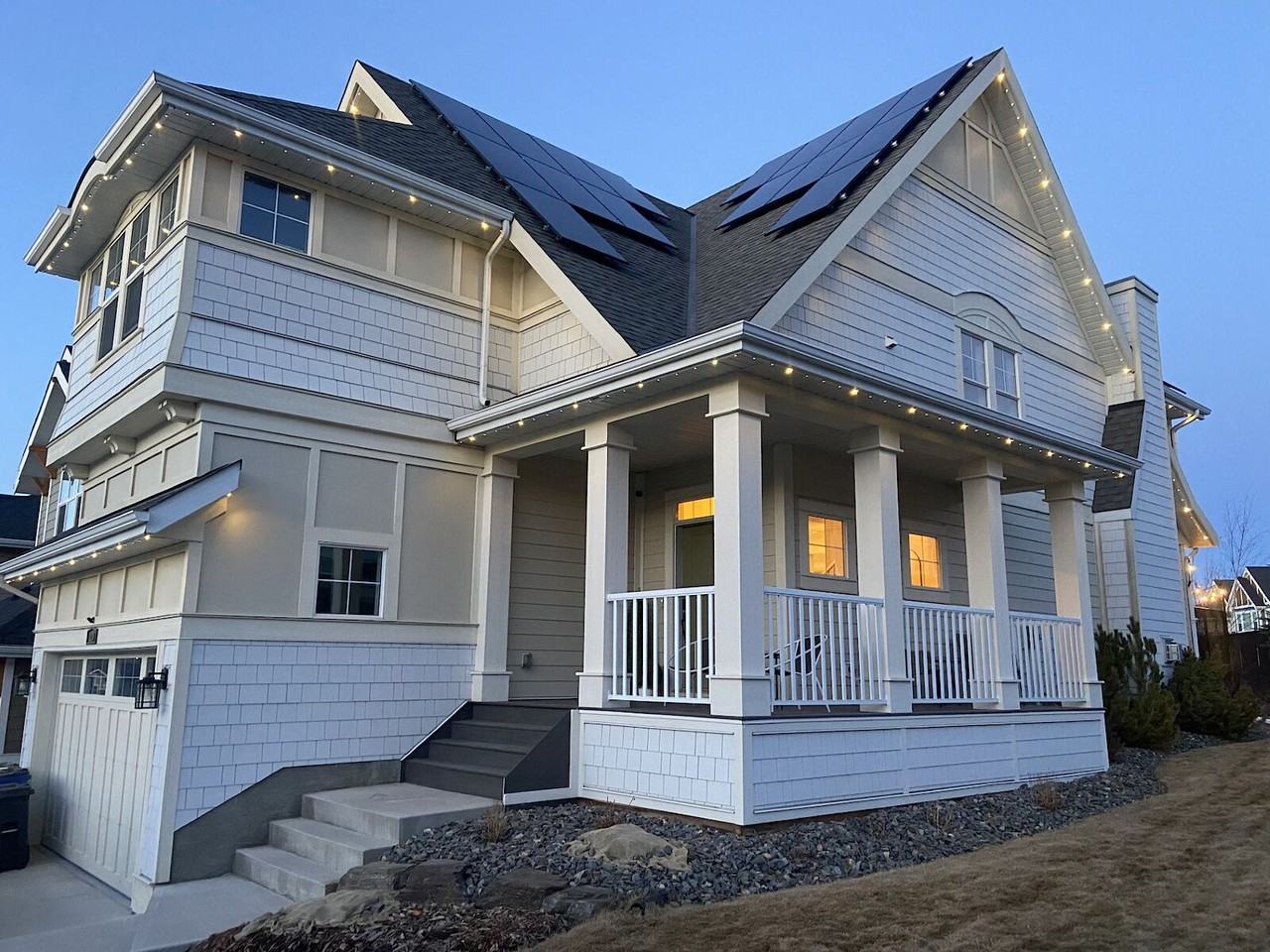 120 Riviera Cres - Photo 2 of 49