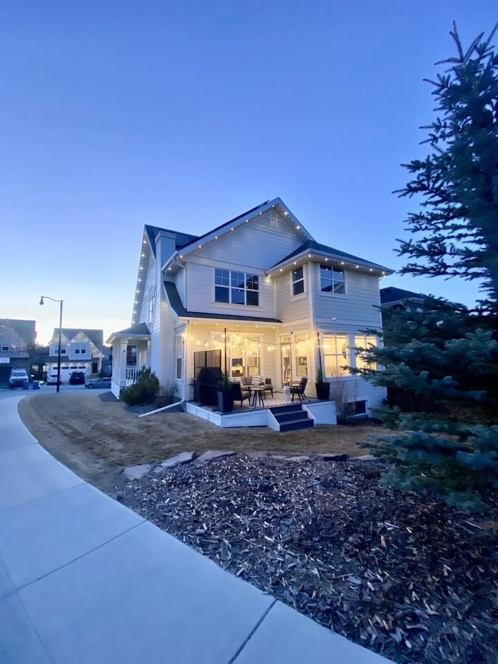 120 Riviera Cres - Photo 3 of 49