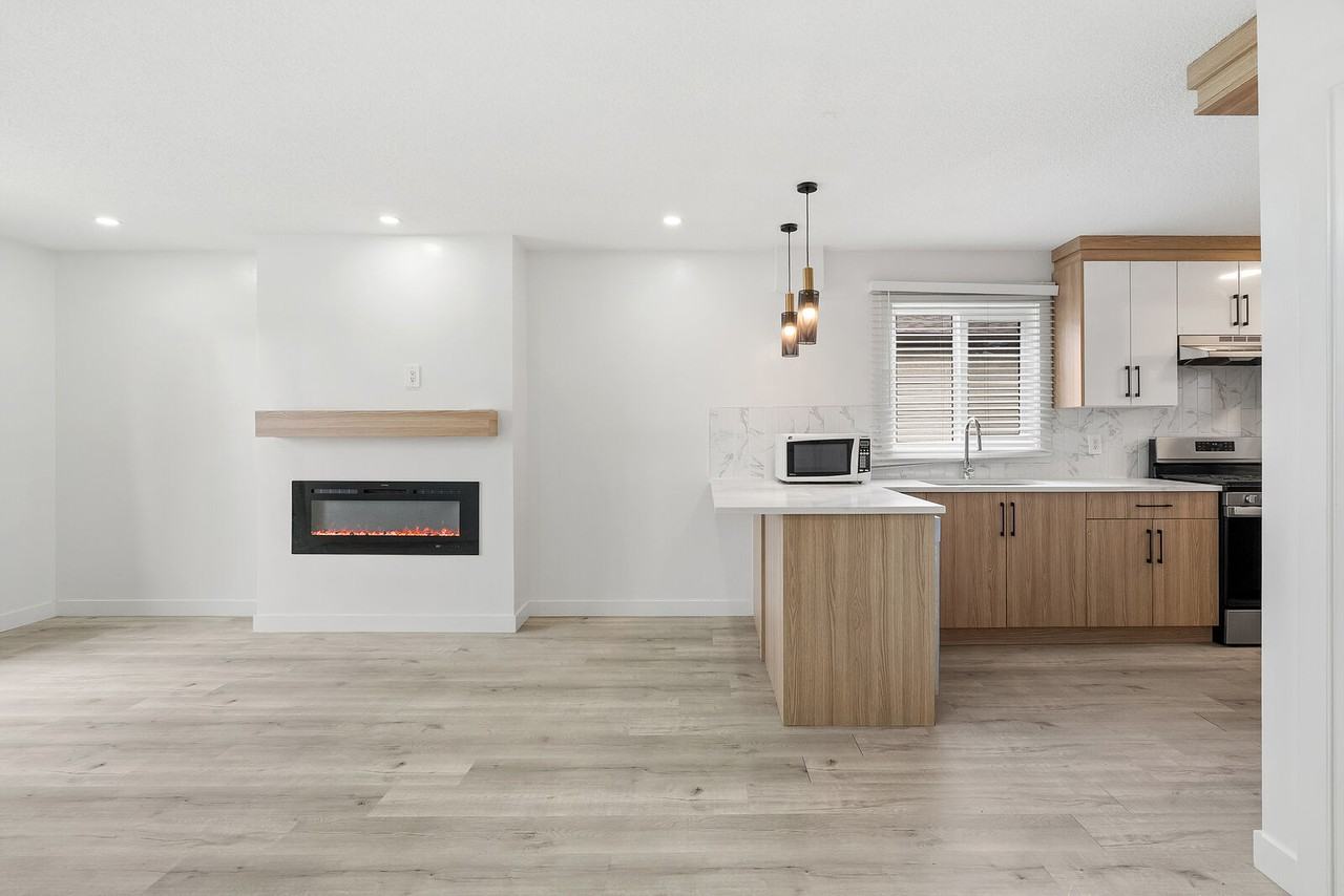 424 Penbrooke Cres Se - Photo 3 of 22