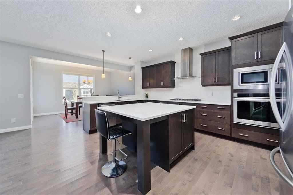 7912 Masters Blvd Se - Photo 2 of 29