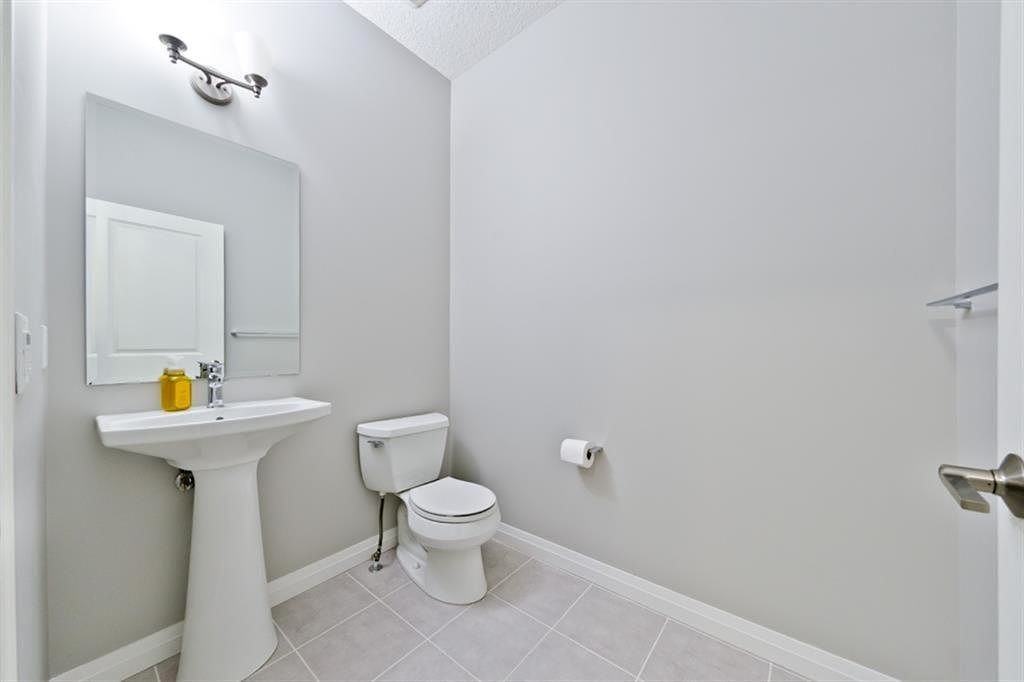 7912 Masters Blvd Se - Photo 5 of 29