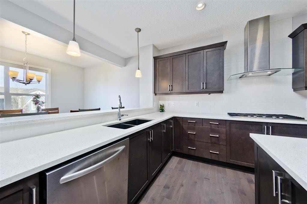 7912 Masters Blvd Se - Photo 6 of 29