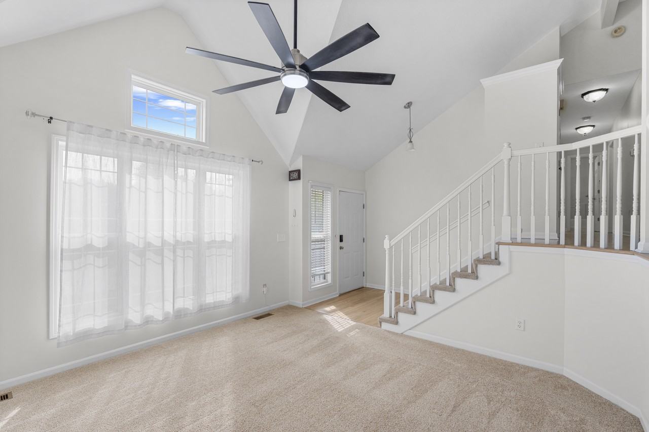 1220 Ne Applewood St #NA - Photo 4 of 38