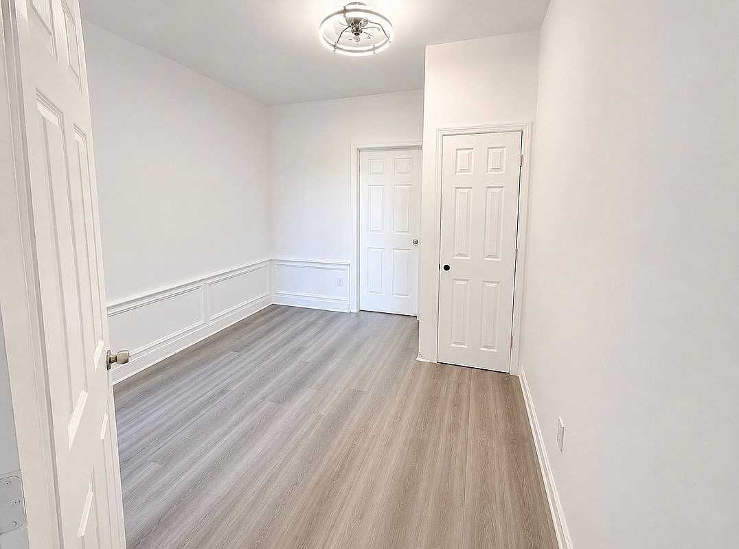 952 Saint Marks Ave #5B - Photo 5 of 11