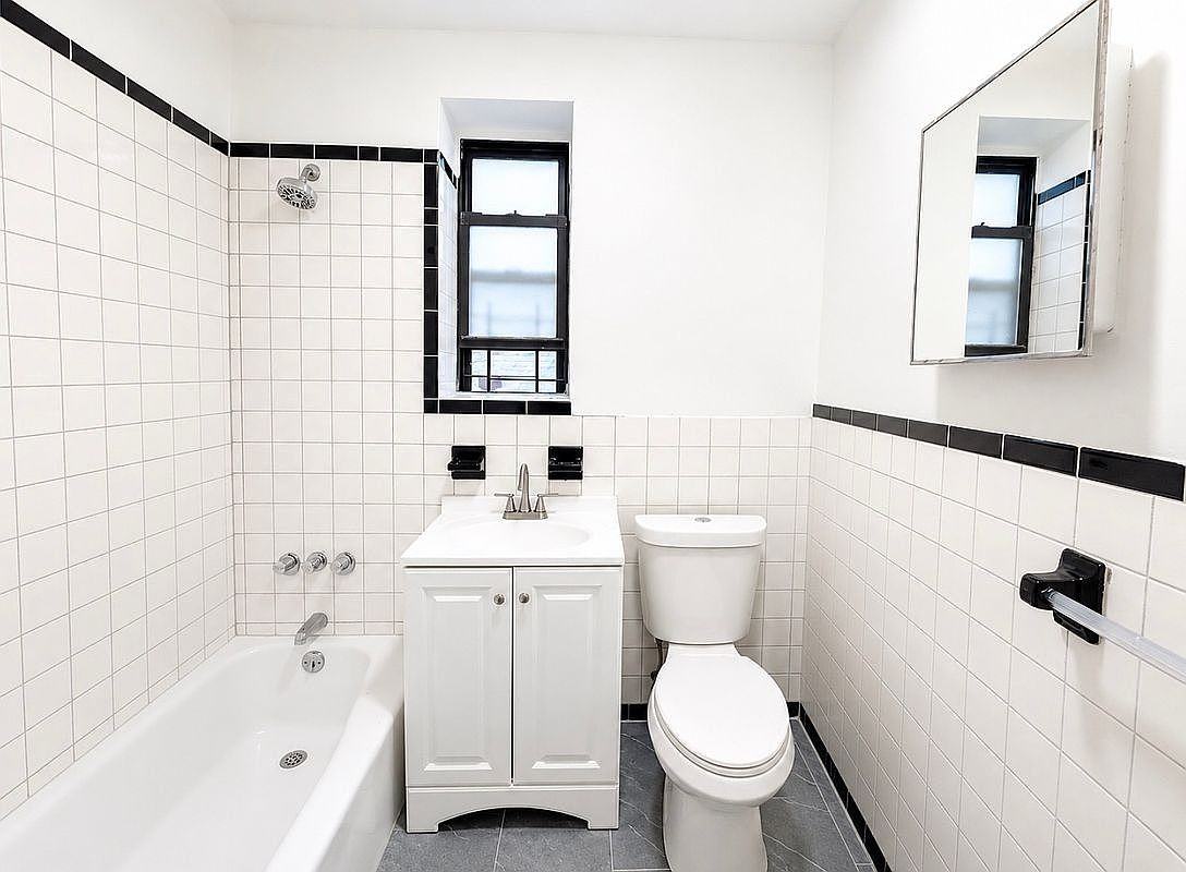 952 Saint Marks Ave #5B - Photo 6 of 11