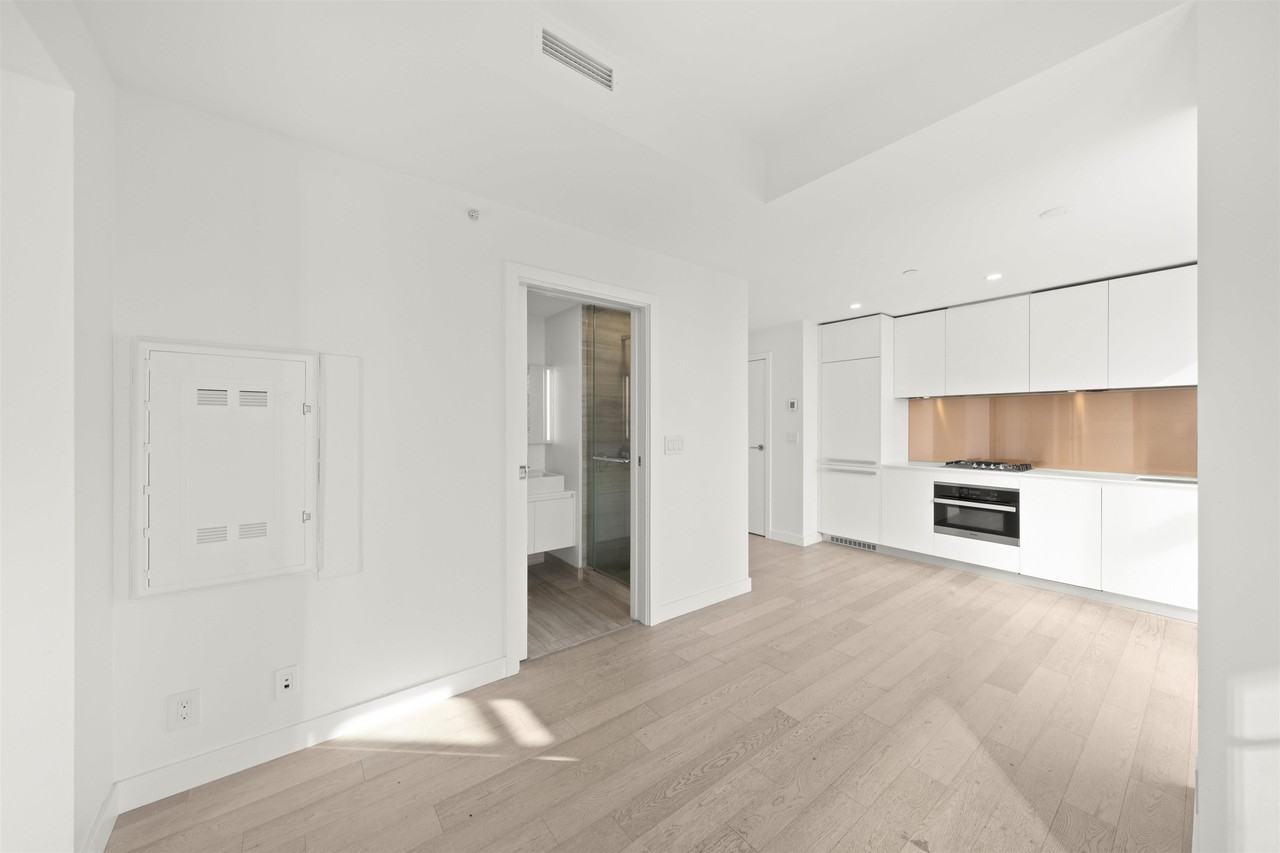 1480 Howe Street #1907 - Photo 6 of 20