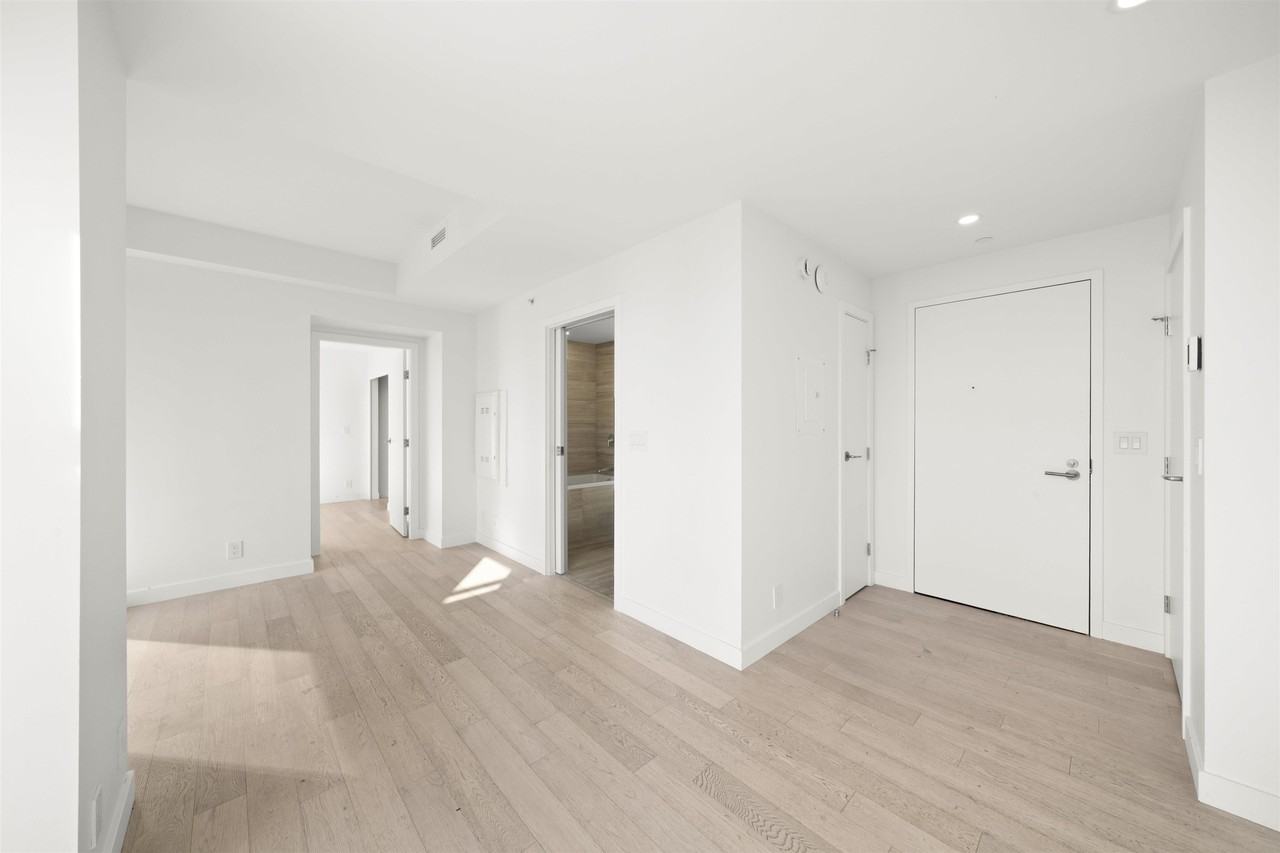 1480 Howe Street #1907 - Photo 7 of 20