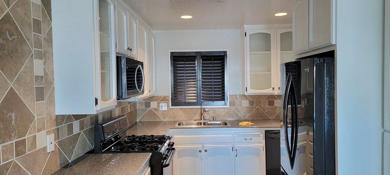 1707 Micheltorena Street #304 - Photo 4 of 15