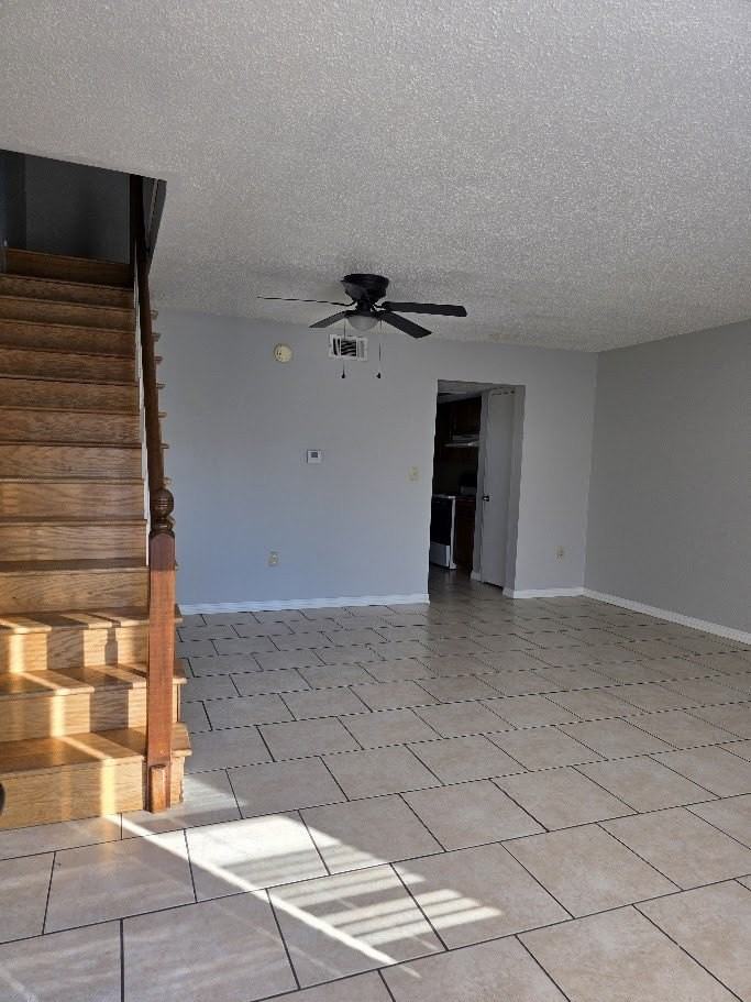 719 Beverly Ln - Photo 3 of 11