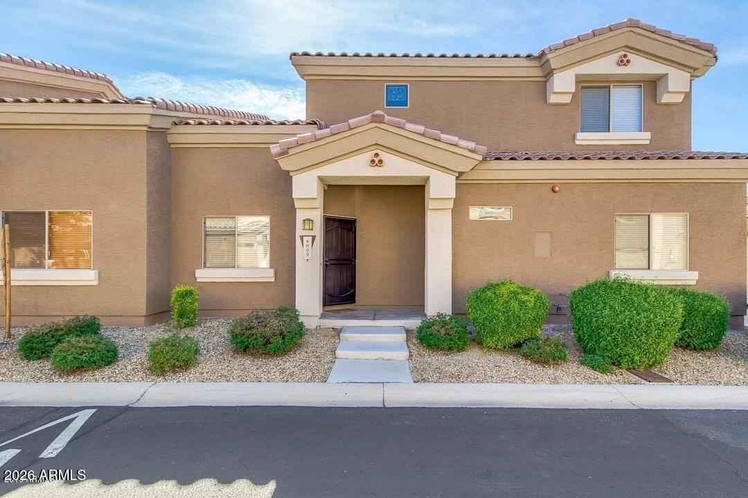 8009 W Beck Ln - Photo 2 of 23
