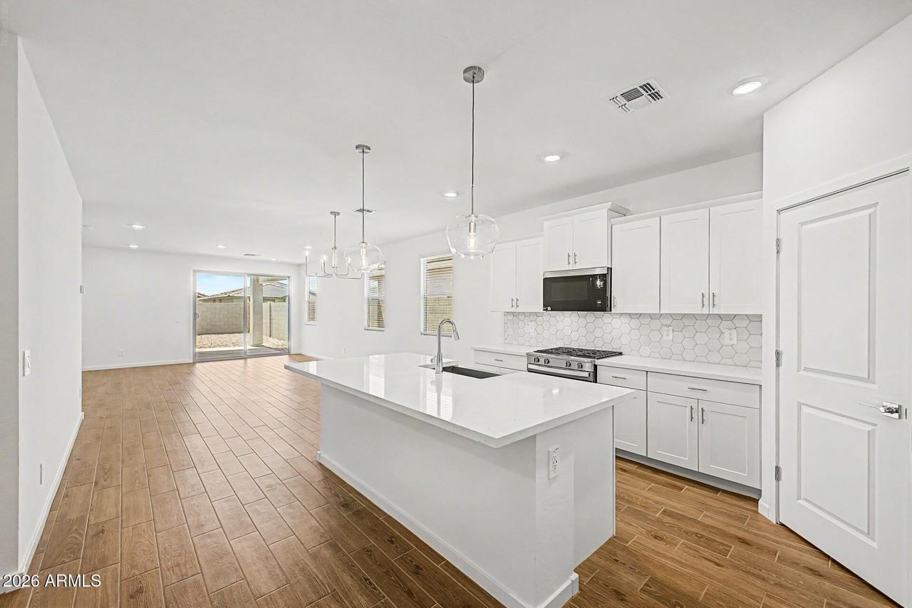 15803 W Cottontail Ln - Photo 2 of 27