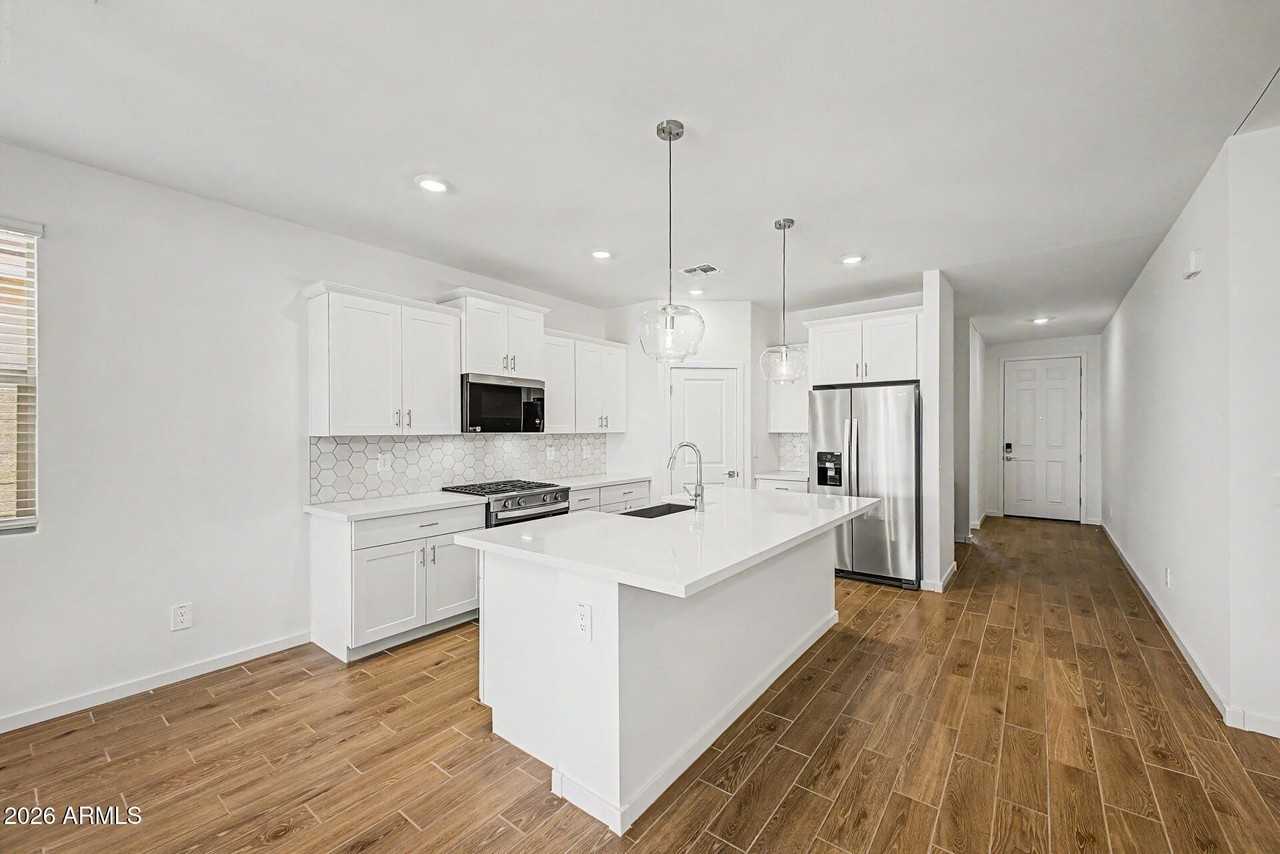 15803 W Cottontail Ln - Photo 3 of 27