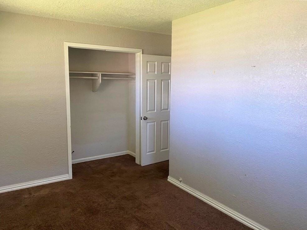 1233 Baywood Ln - Photo 6 of 11