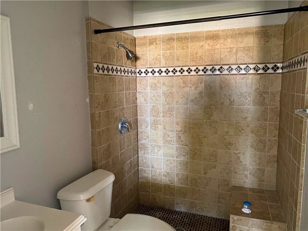 1233 Baywood Ln - Photo 7 of 11