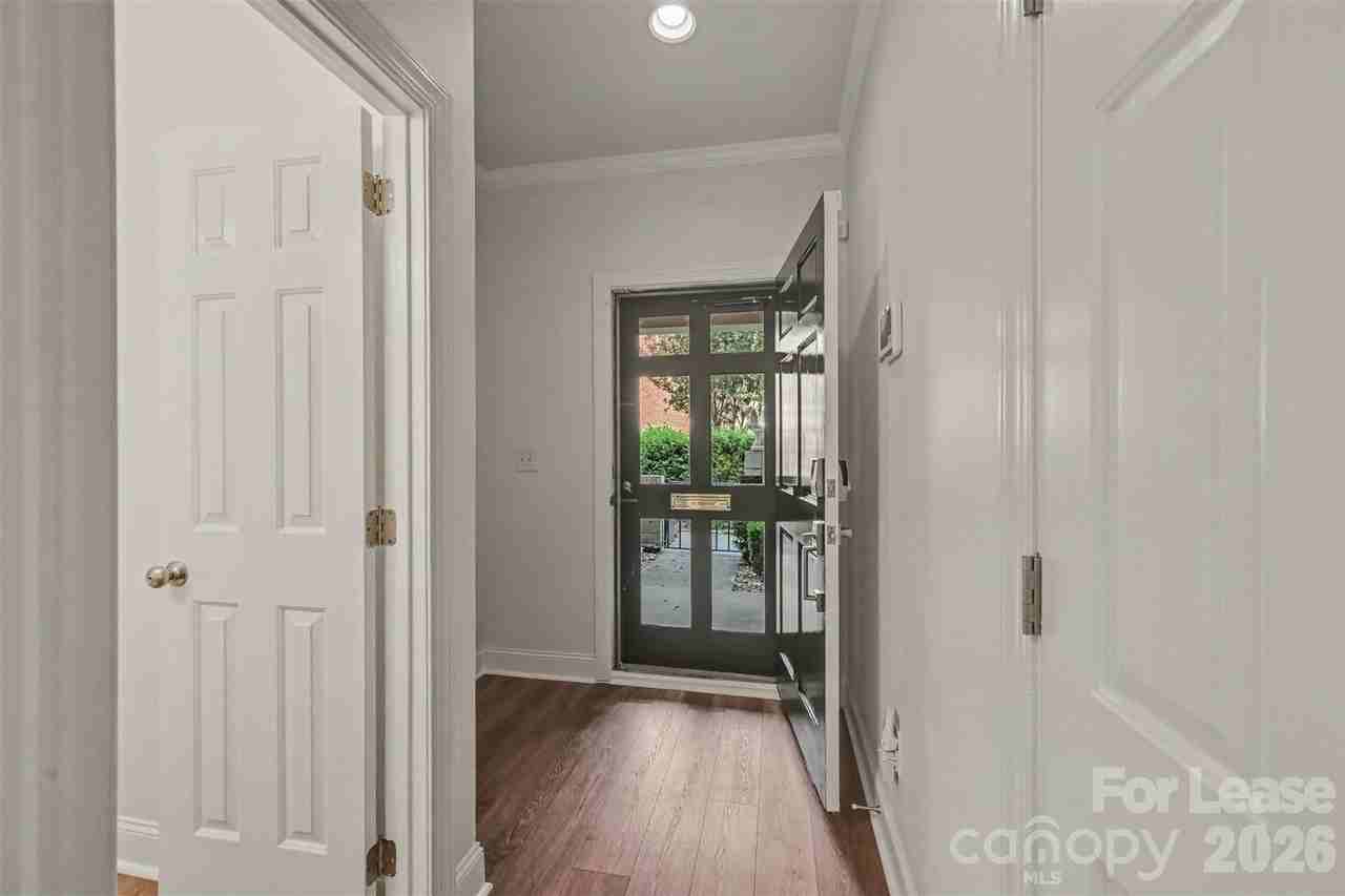 338 Settlers Ln - Photo 7 of 32