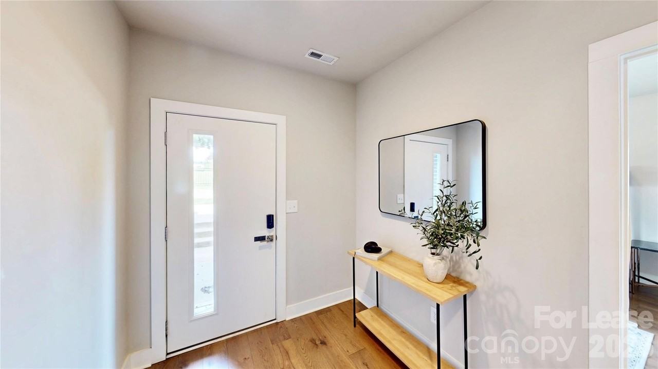 2115 Isom St - Photo 3 of 40