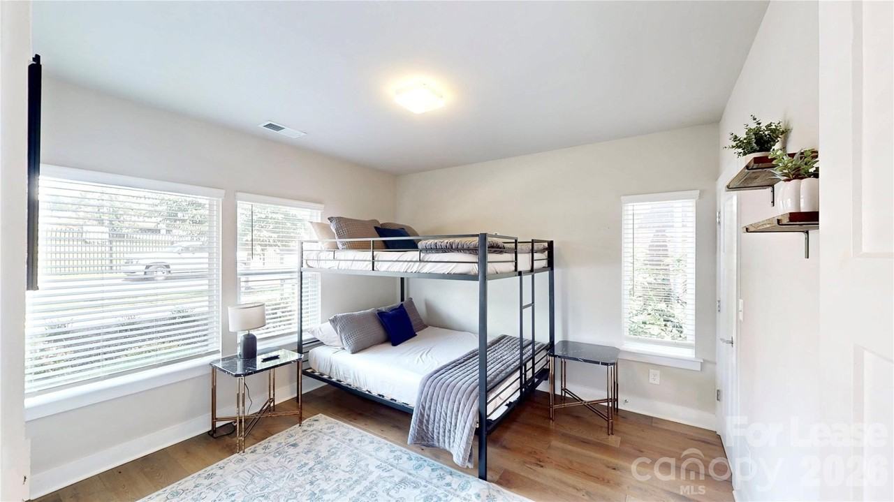 2115 Isom St - Photo 4 of 40