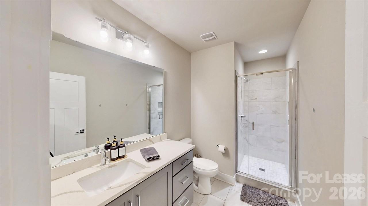 2115 Isom St - Photo 5 of 40