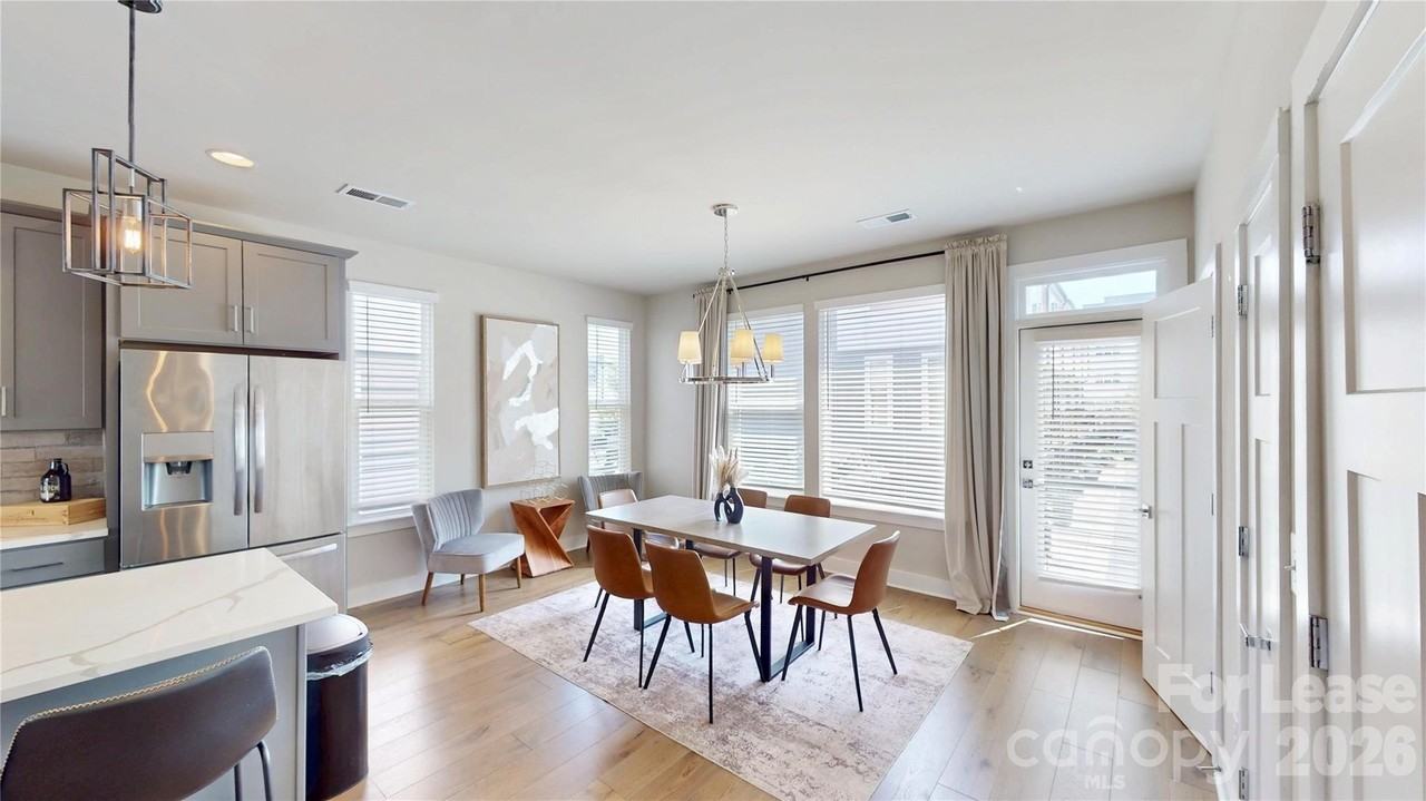 2115 Isom St - Photo 7 of 40