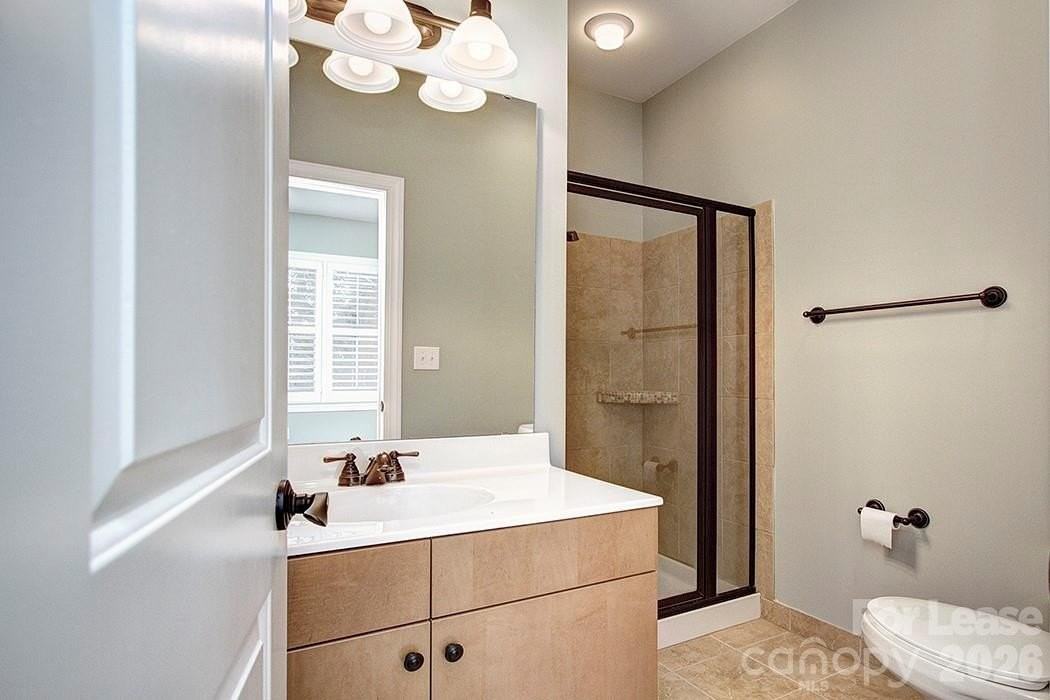 100 N Laurel Ave - Photo 7 of 16