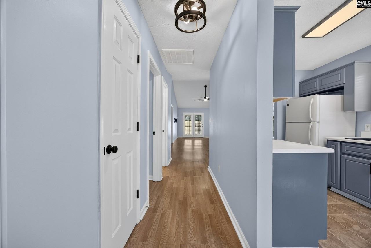 116 Waverly Point Dr - Photo 4 of 27