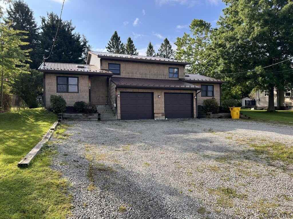 216 Hastings St - Photo 5 of 50