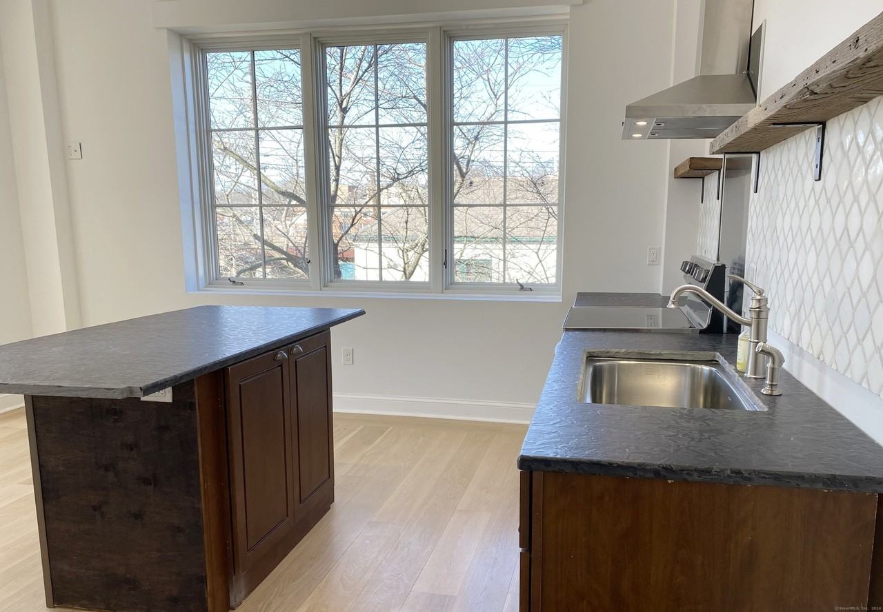 15 River St #2B - Photo 2 of 13